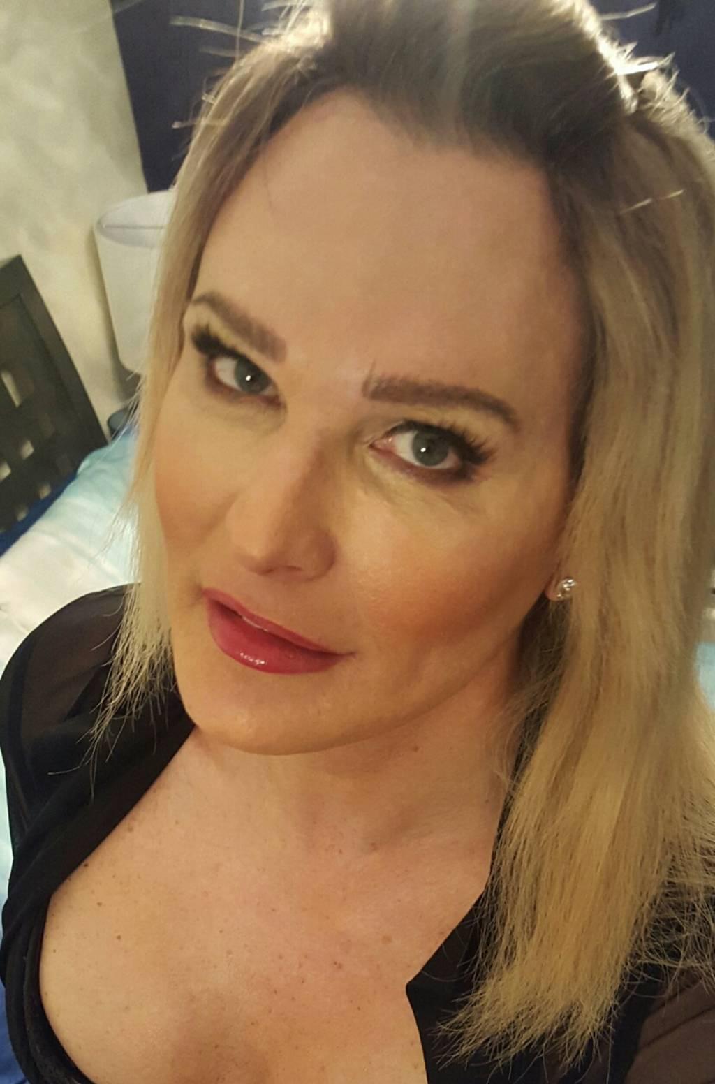 Aleasha 604 445 8412 27 Year Old Caucasian White Transgender 